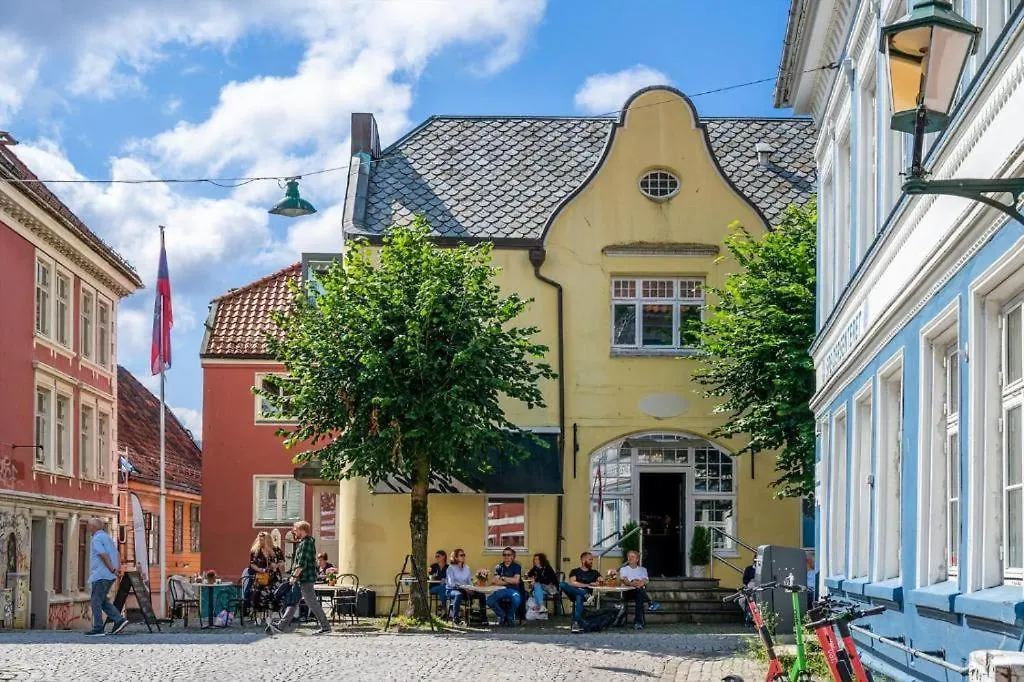 Heimby Homes - Large Top Floor Apartment Bergen 0*,