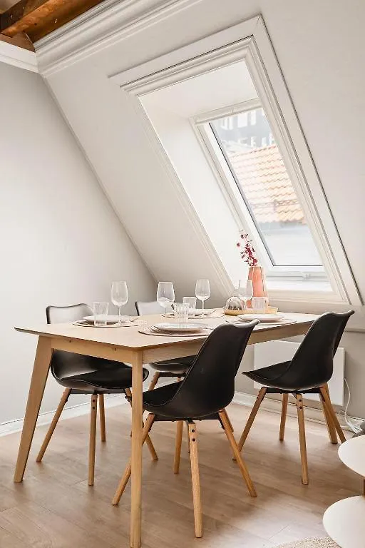 Heimby Homes - Large Top Floor Apartment Bergen
