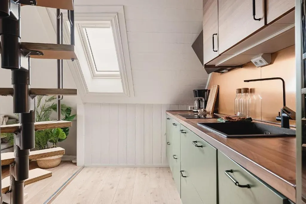 Heimby Homes - Large Top Floor Apartment Bergen