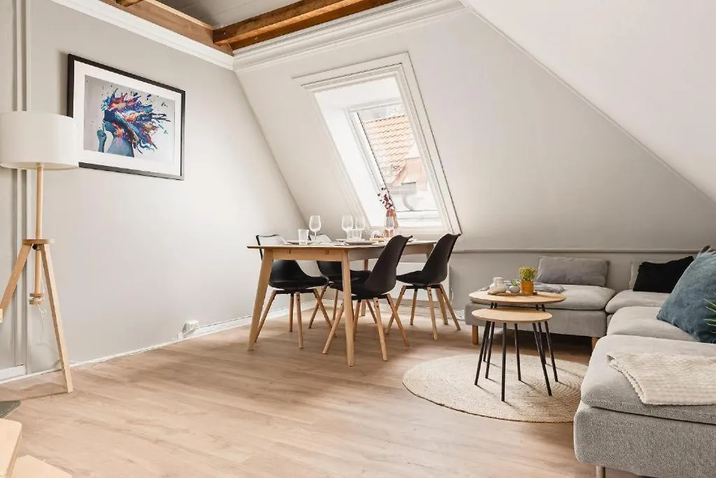Heimby Homes - Large Top Floor Apartment Bergen